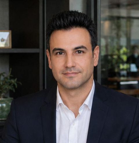 عکس چهارم امیر عبادی وکیل پایه یک دادگستری
