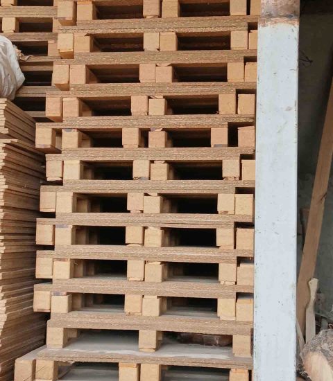 عکس سوم کارخانه تولیدی نئوپان در اصفهان